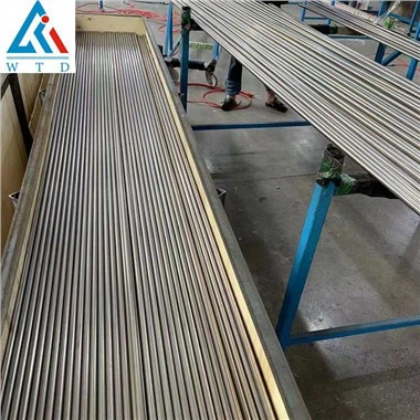 Титаниева топлообменна тръба